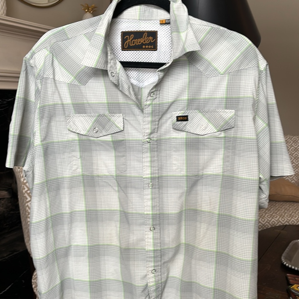 Men’s Howler Bros Snap Shirt Size Large